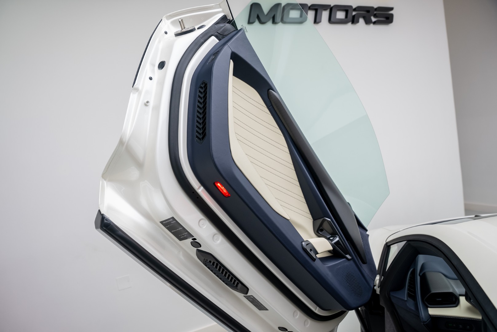 2024 LAMBORGHINI REVUELTO. FULL CARBON FIBER. STUNNING SPEC. MAIN DEALER WARRANTY AND SERVICE.